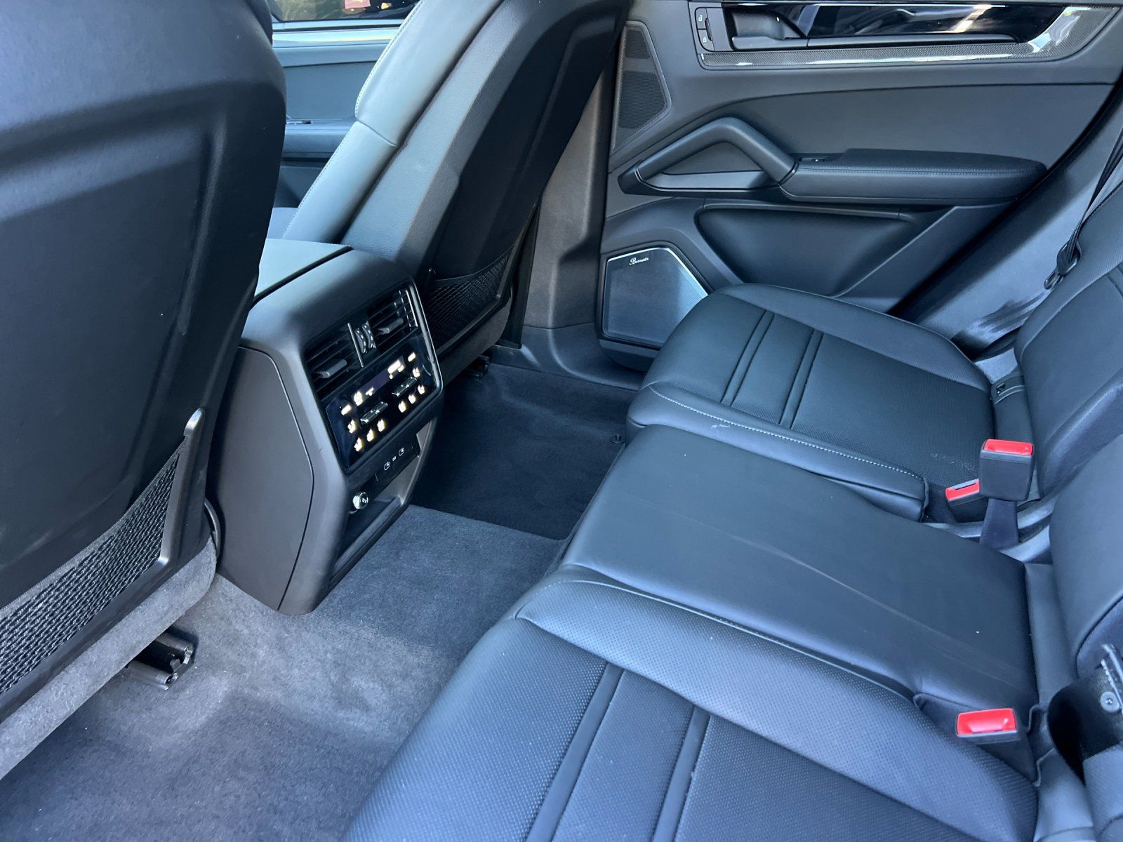 2026 Porsche Cayenne GTS — full photo 13 of 29