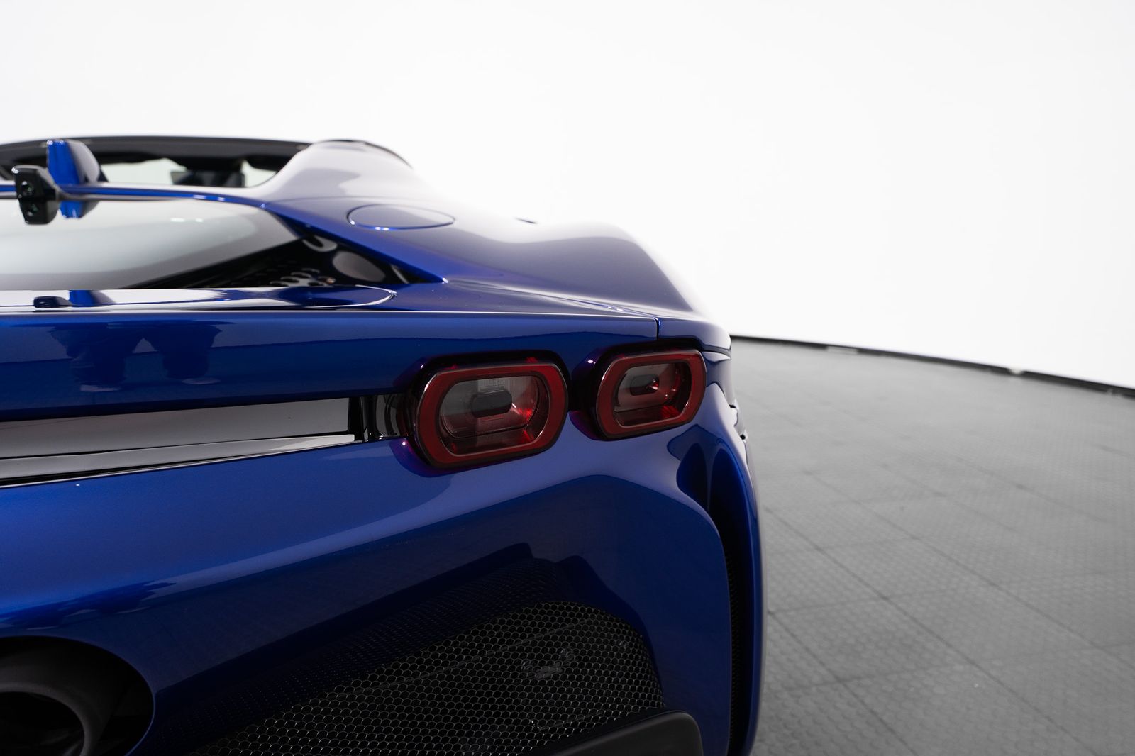 2025 Ferrari SF90 Spider — foto completa 28 de 67