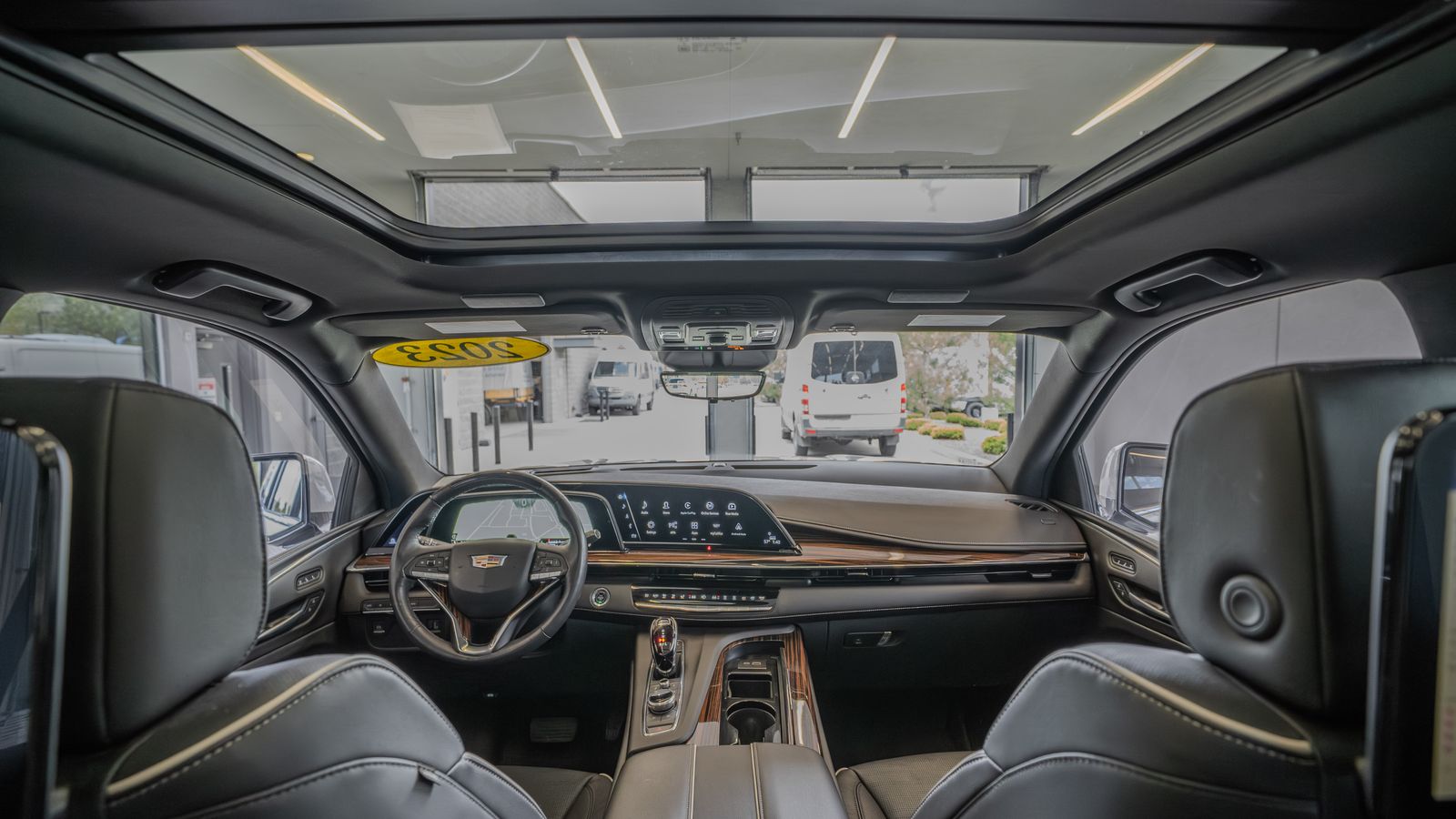 2023 Cadillac Escalade Premium Luxury — full photo 27 of 35