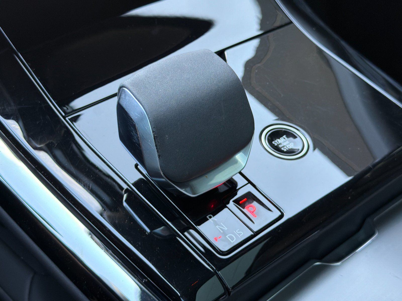 2024 Land Rover Range Rover Sport SE — full photo 21 of 29