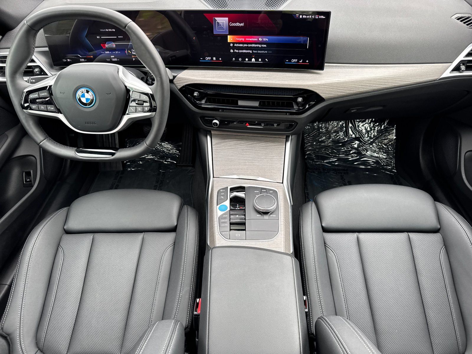 2025 BMW i4 eDrive40 — foto completa 12 de 28