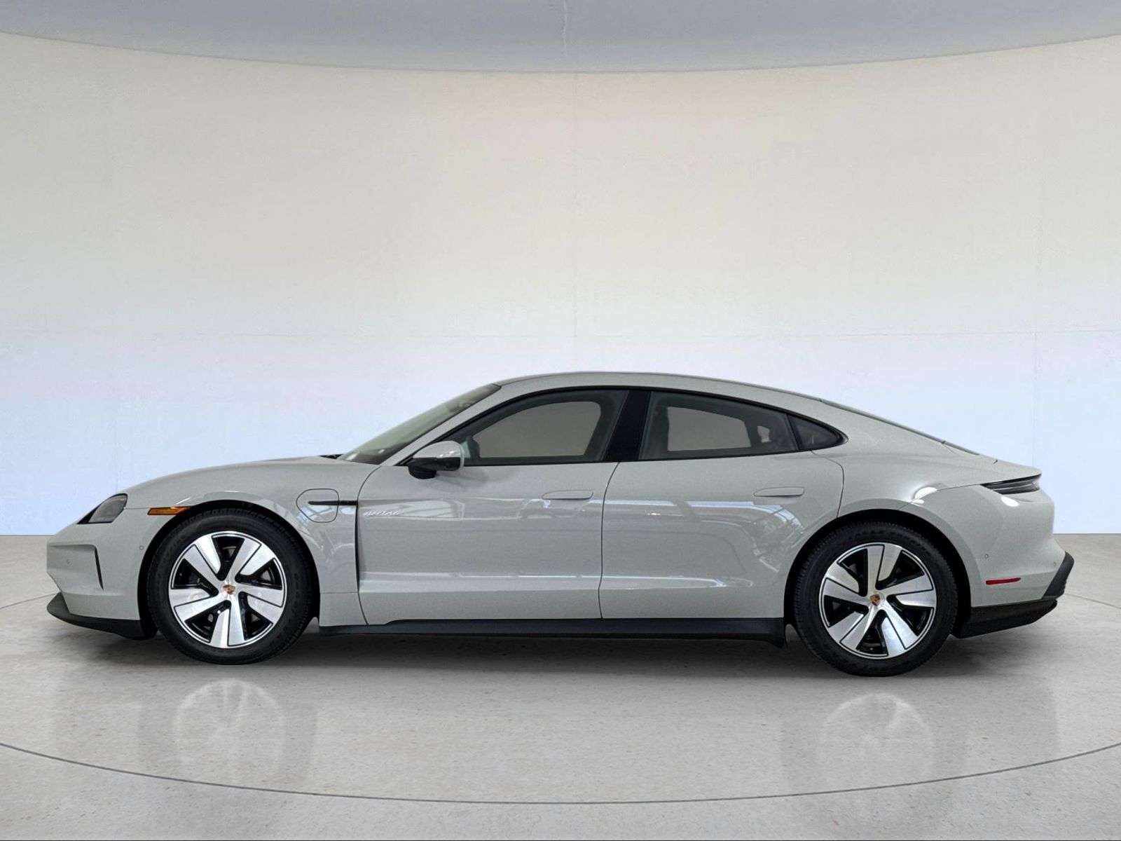 2026 Porsche Taycan Base — full photo 2 of 29