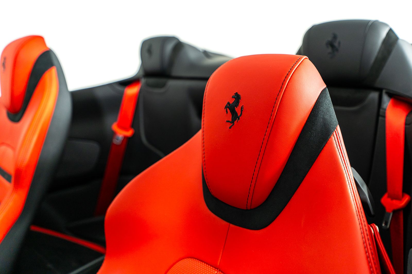 2025 Ferrari Roma Spider — full photo 17 of 41