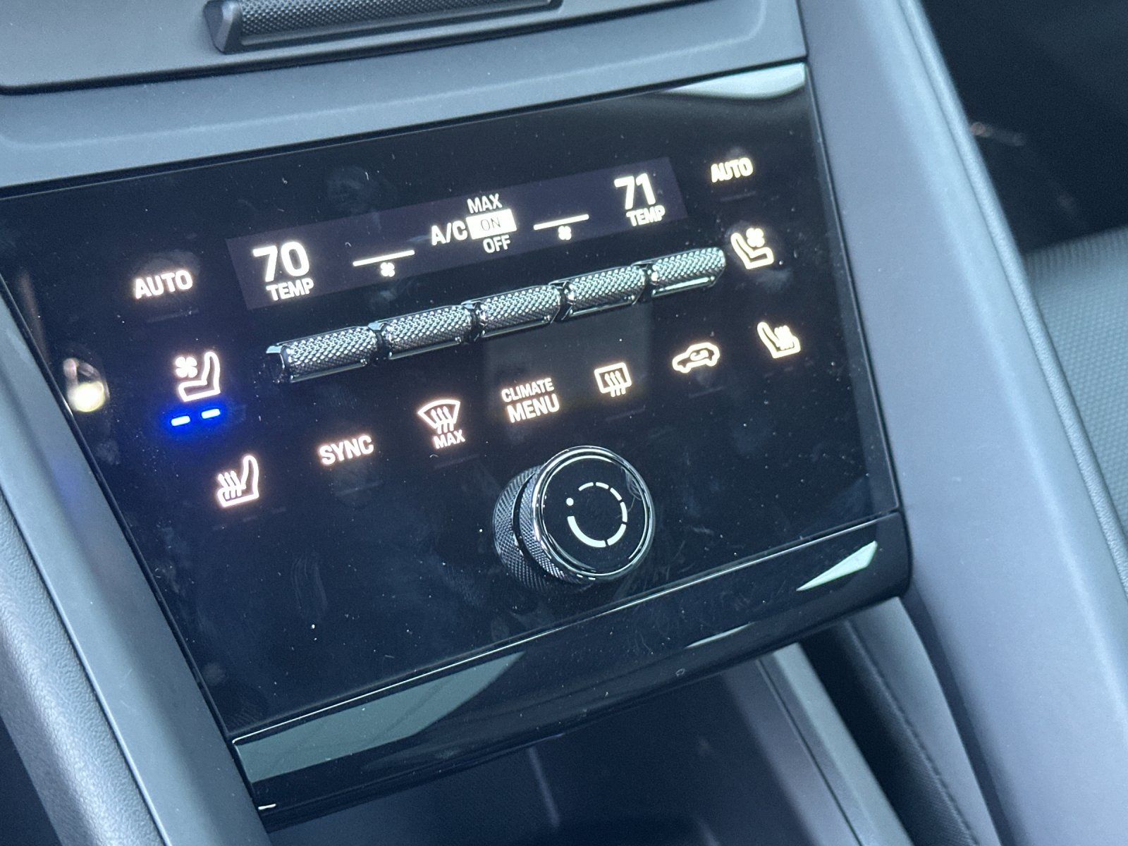 2025 Porsche Macan Electric Base — full photo 21 of 29