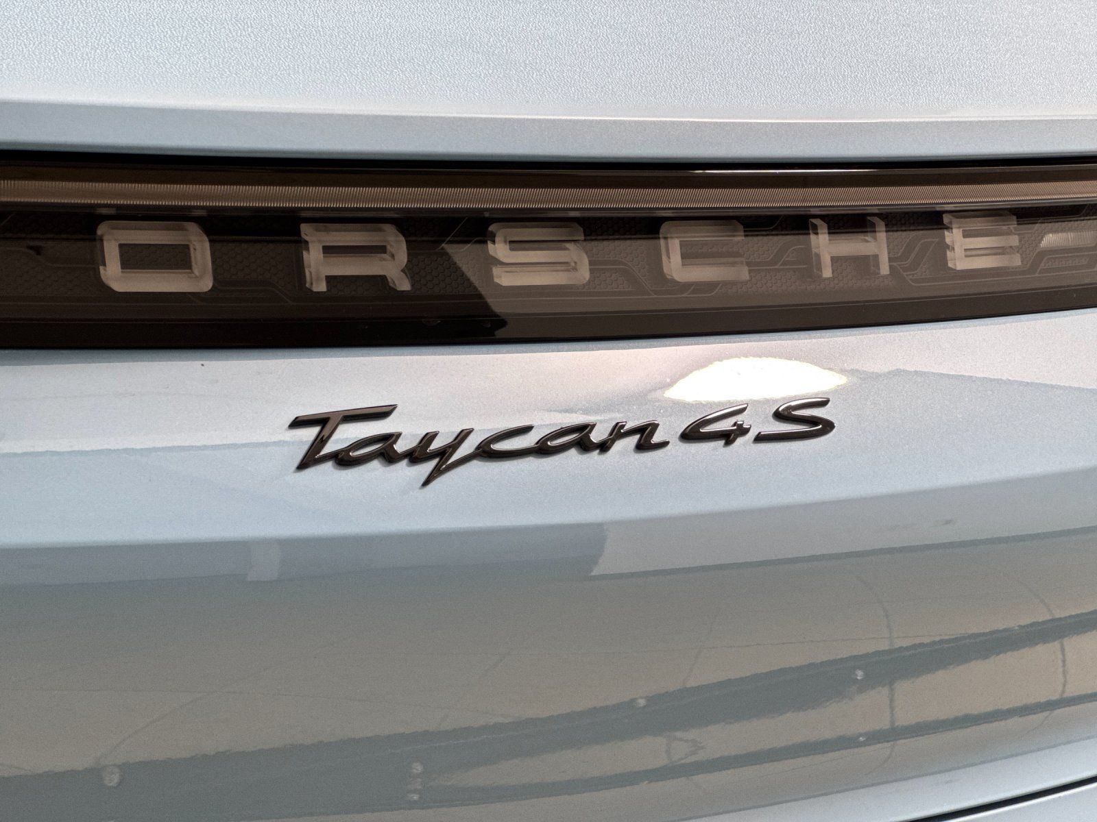 2024 Porsche Taycan 4S — full photo 27 of 29