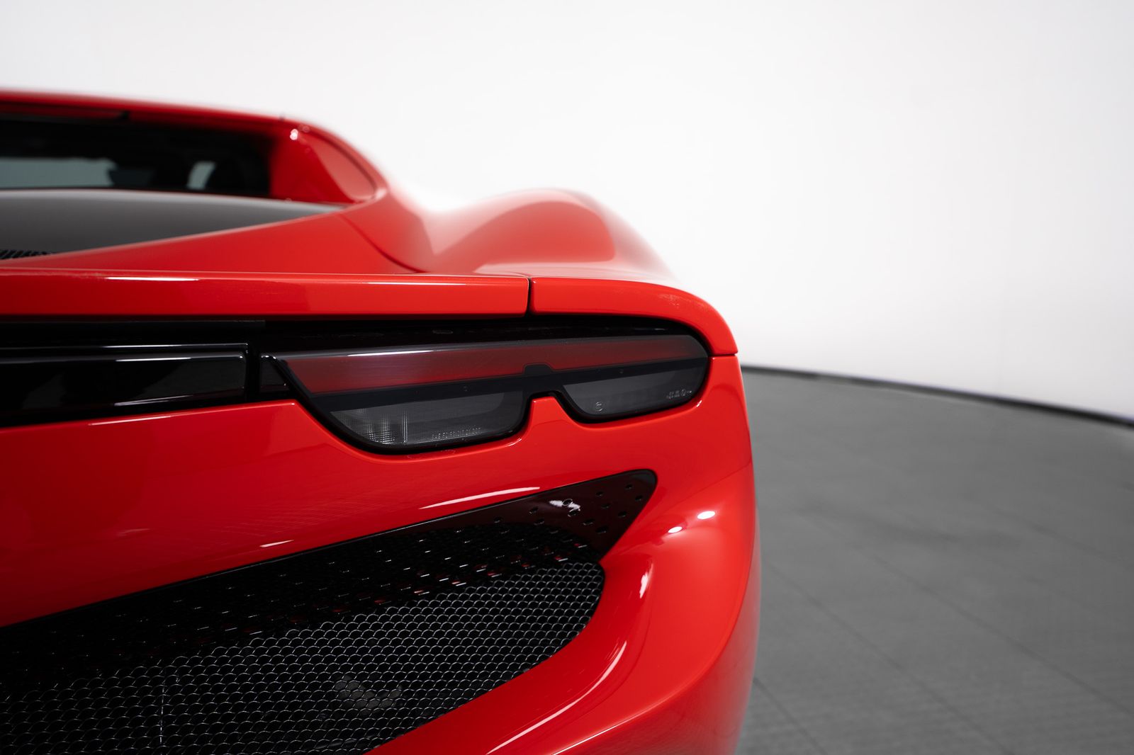 2025 Ferrari 296 GTB — foto completa 21 de 51