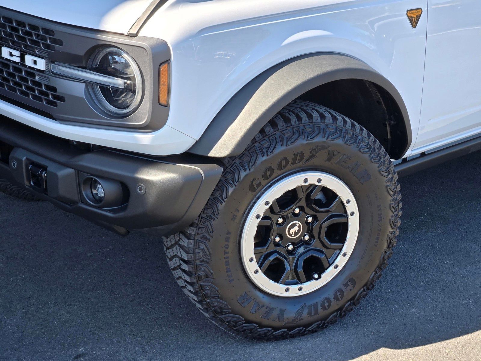 2023 Ford Bronco Badlands — full photo 9 of 45