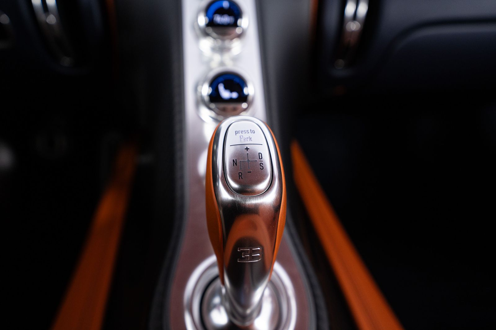 2018 Bugatti Chiron — foto completa 54 de 85