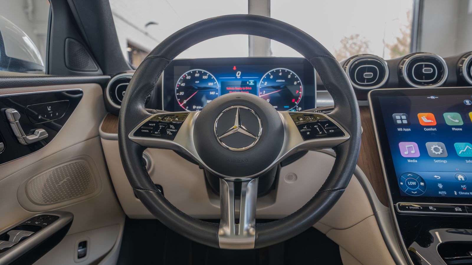 2025 Mercedes-Benz C-Class C 300 — foto completa 9 de 35