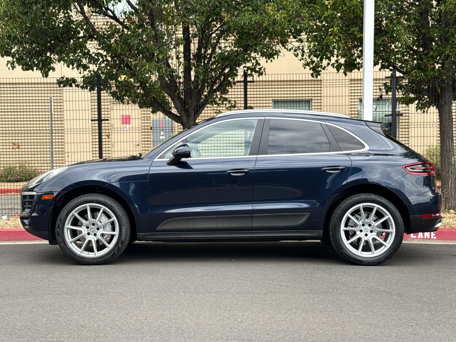 2017 Porsche Macan S — full photo 3 of 29