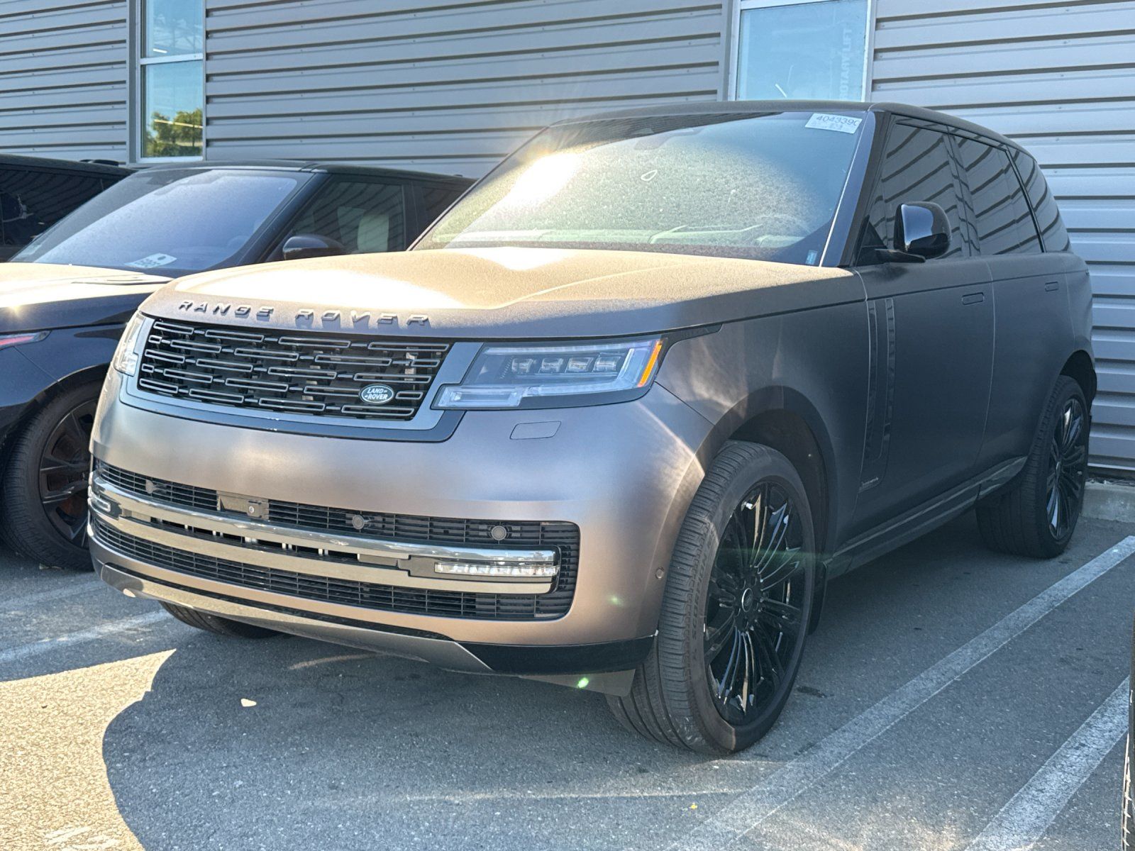 2025 Land Rover Range Rover Autobiography — foto completa 2 de 3