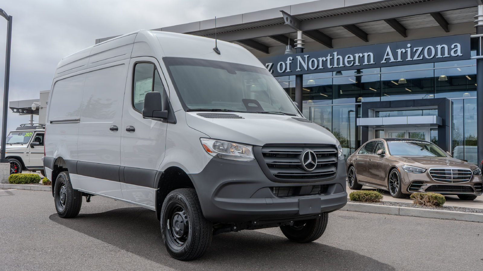 2025 Mercedes-Benz Sprinter 2500 Cargo 144 WB — foto 1 de 33