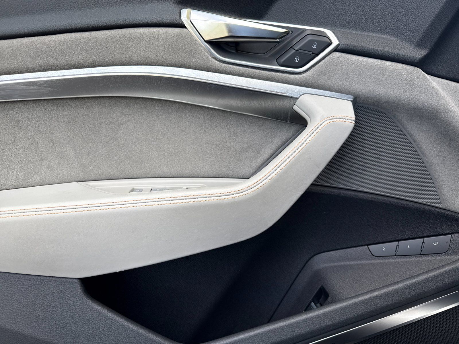 2024 Audi Q8 e-tron Prestige — foto completa 11 de 29