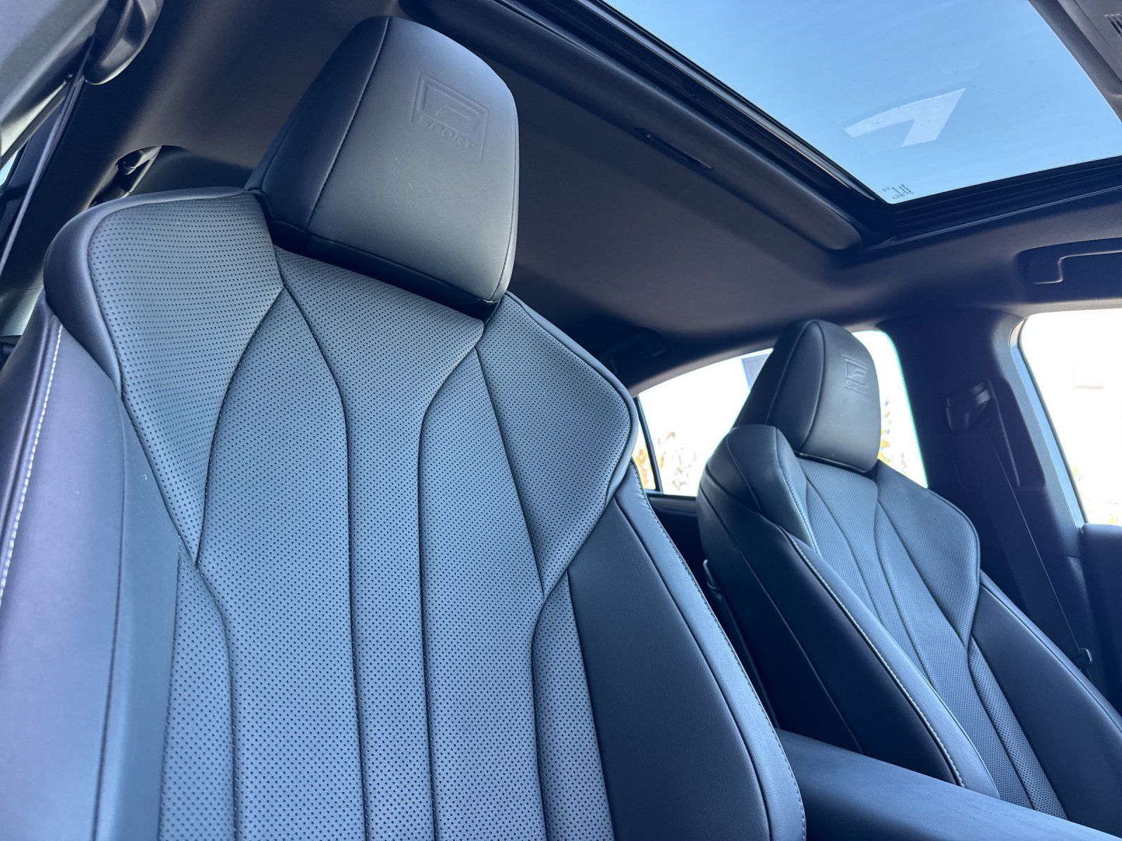 2022 Lexus ES 350 F Sport — full photo 16 of 27