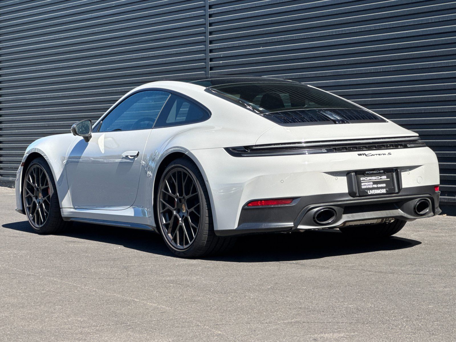 2025 Porsche 911 Carrera S — full photo 4 of 29