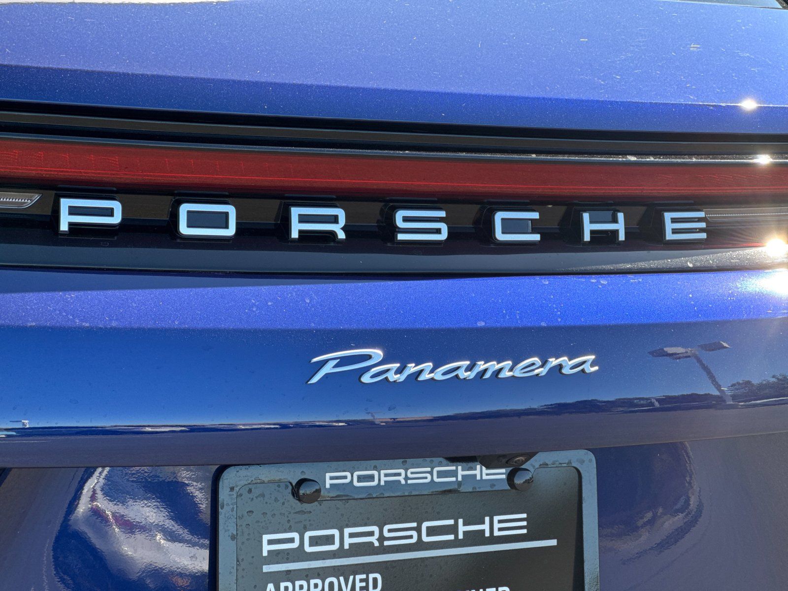 2025 Porsche Panamera 4 — foto completa 28 de 29
