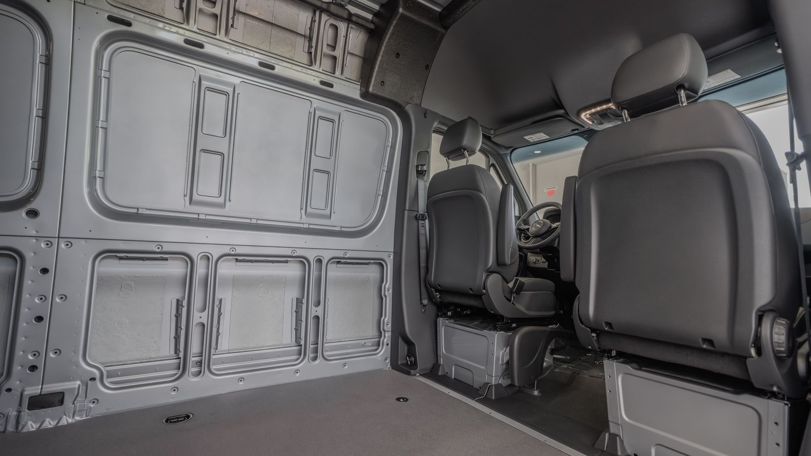 2025 Mercedes-Benz Sprinter 2500 Cargo 170 WB — full photo 28 of 36