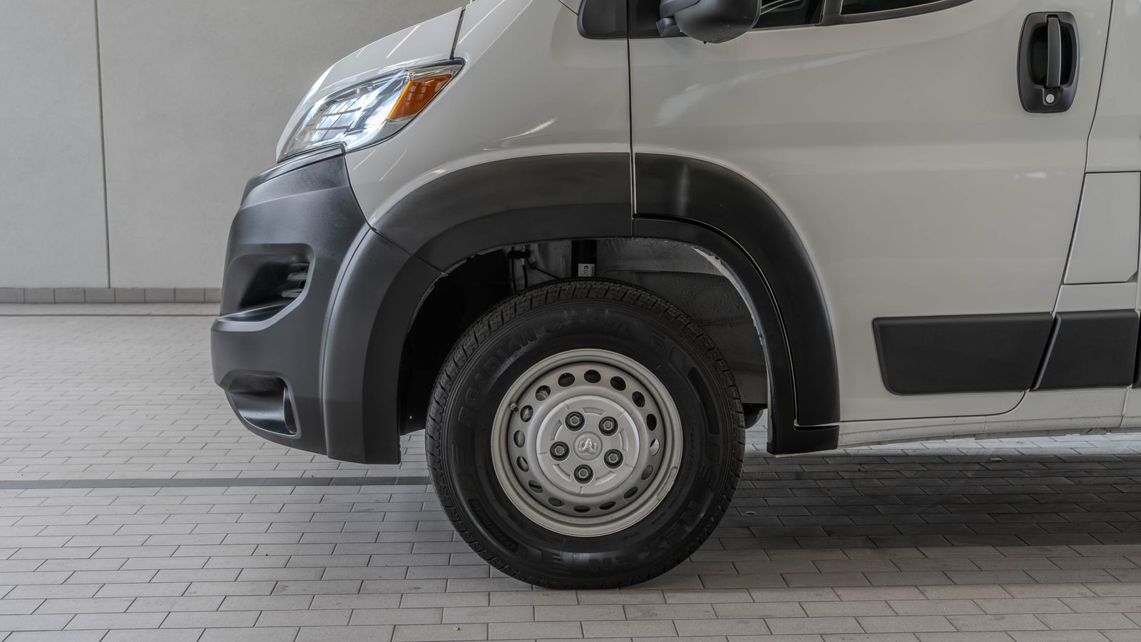 2024 Ram ProMaster 3500 High Roof — full photo 4 of 37
