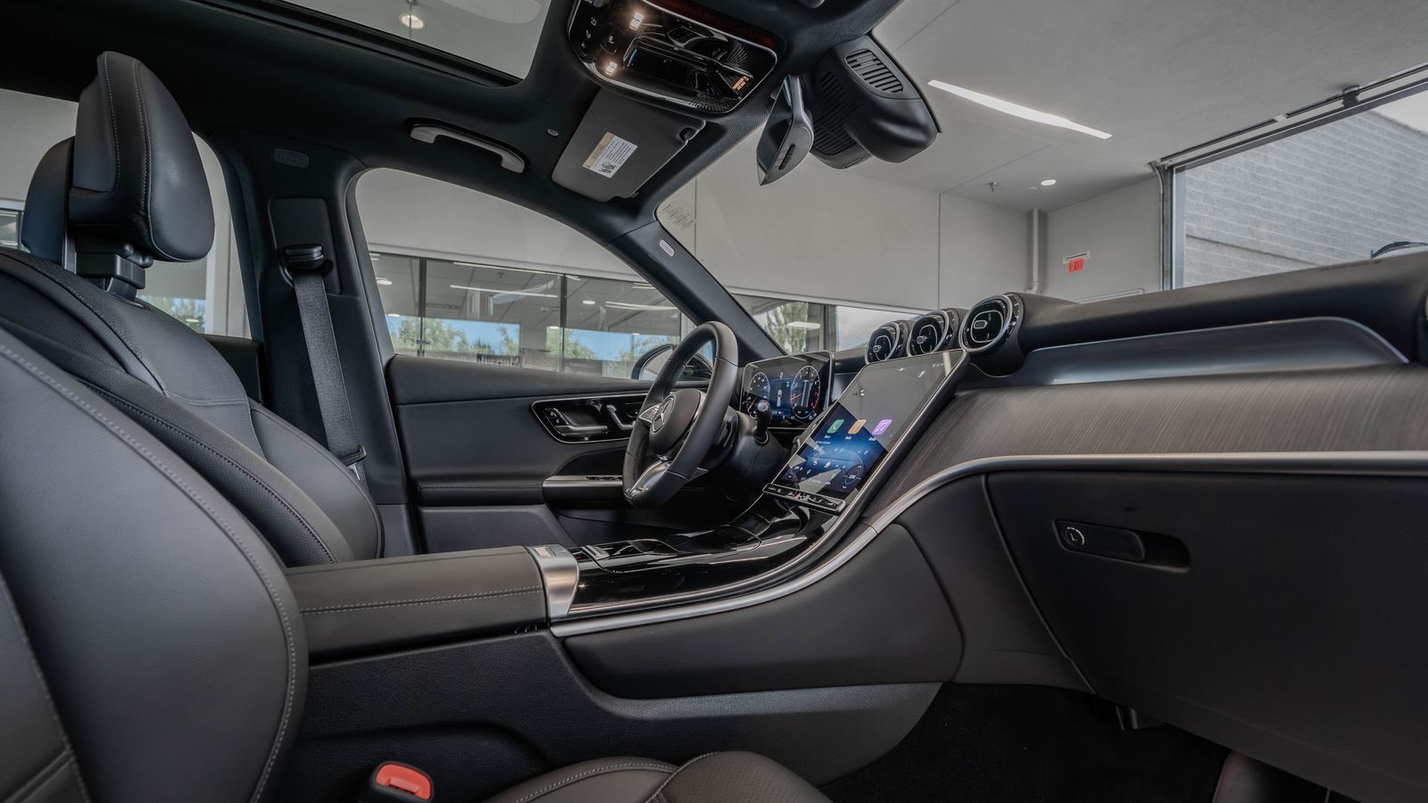 2026 Mercedes-Benz GLC GLC 300 — foto completa 17 de 35