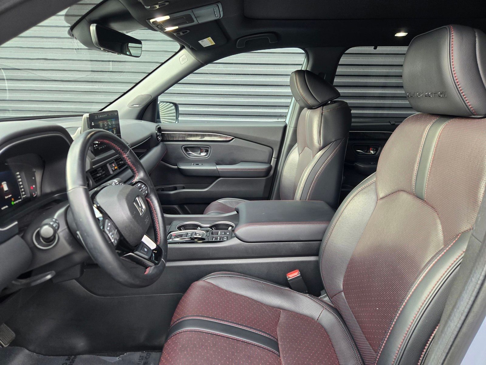 2025 Honda Pilot Black Edition — foto completa 27 de 28