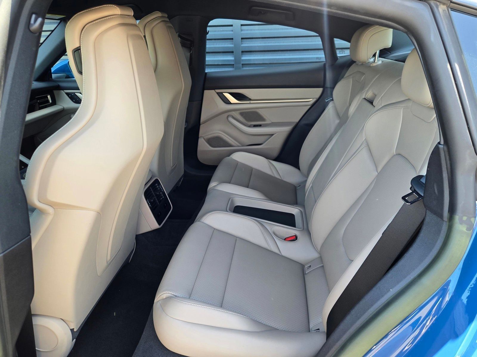 2023 Porsche Taycan Base — full photo 19 of 27