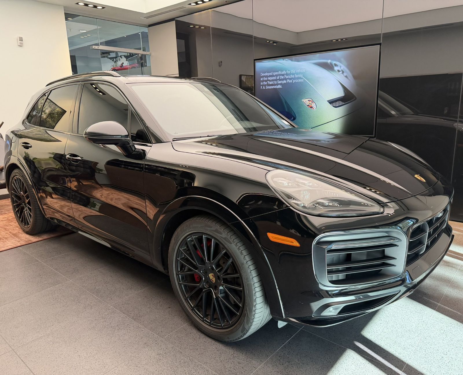 2023 Porsche Cayenne GTS — foto completa 3 de 10