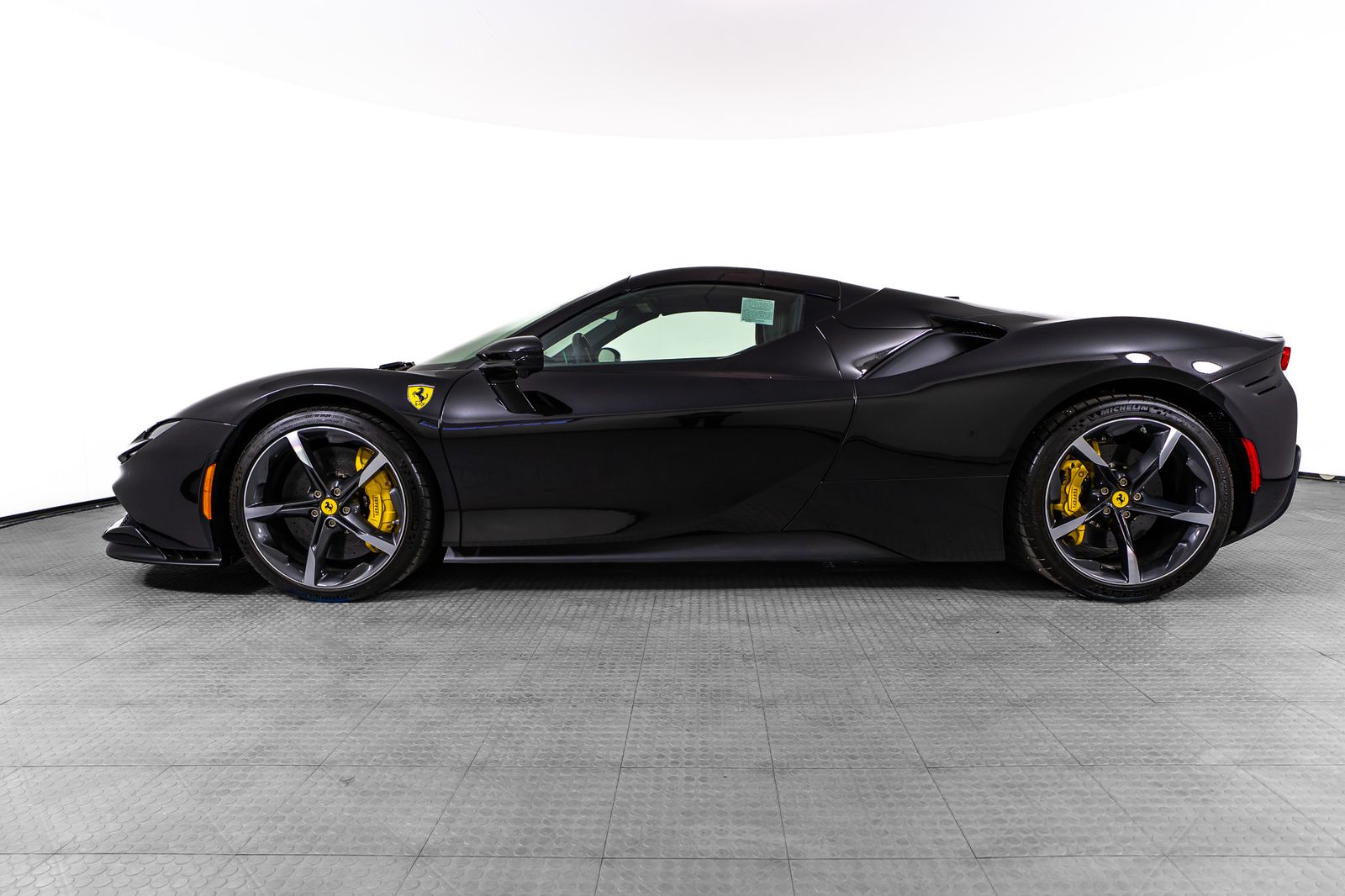 2023 Ferrari SF90 Spider — full photo 48 of 52