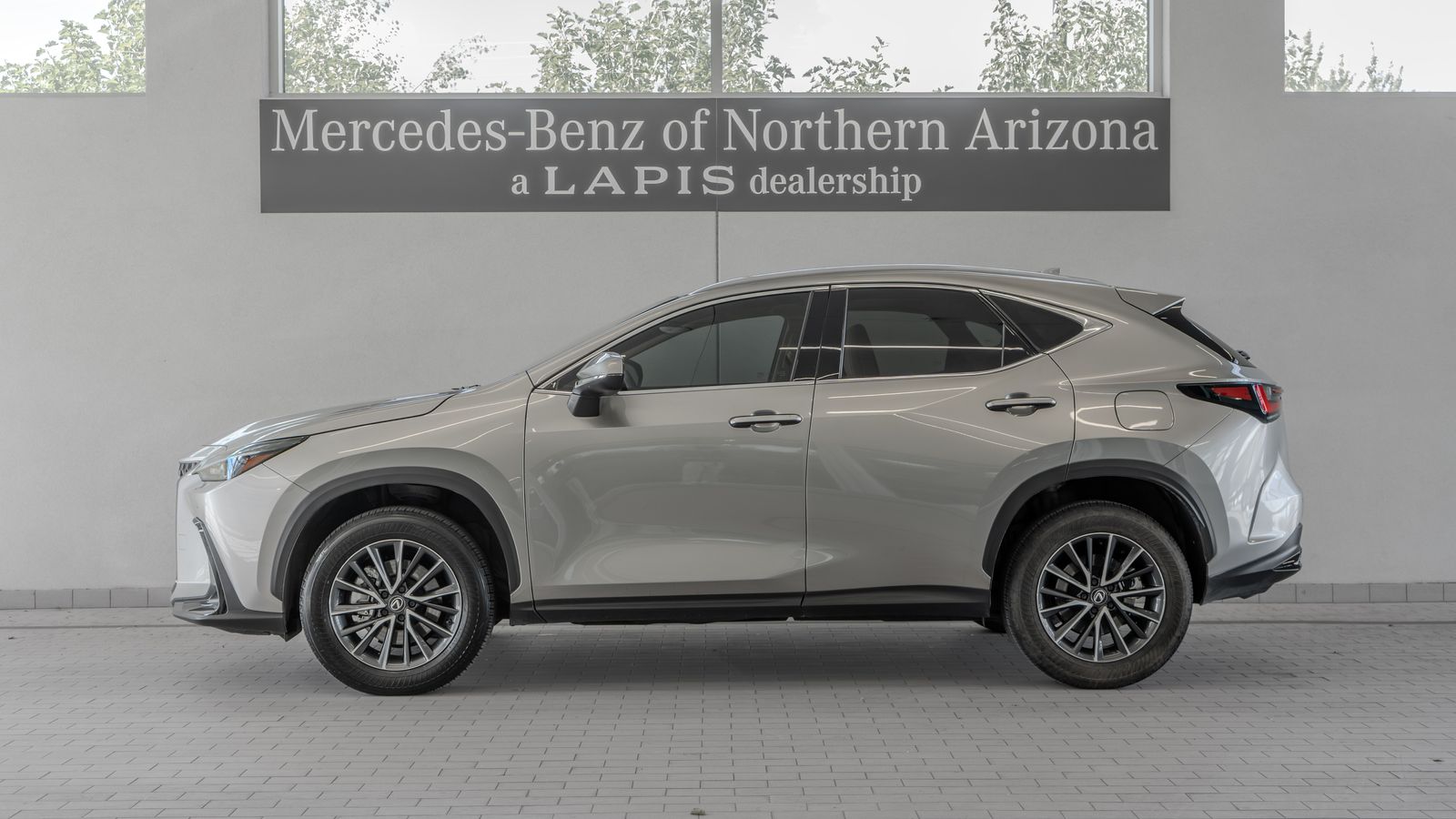 2025 Lexus NX 250 Premium — full photo 2 of 33