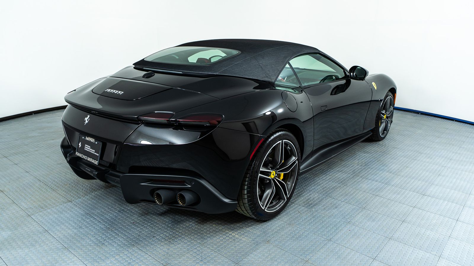 2025 Ferrari Roma Spider — full photo 34 of 41