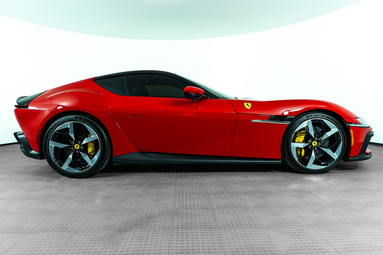 2025 Ferrari 12Cilindri — foto completa 10 de 51