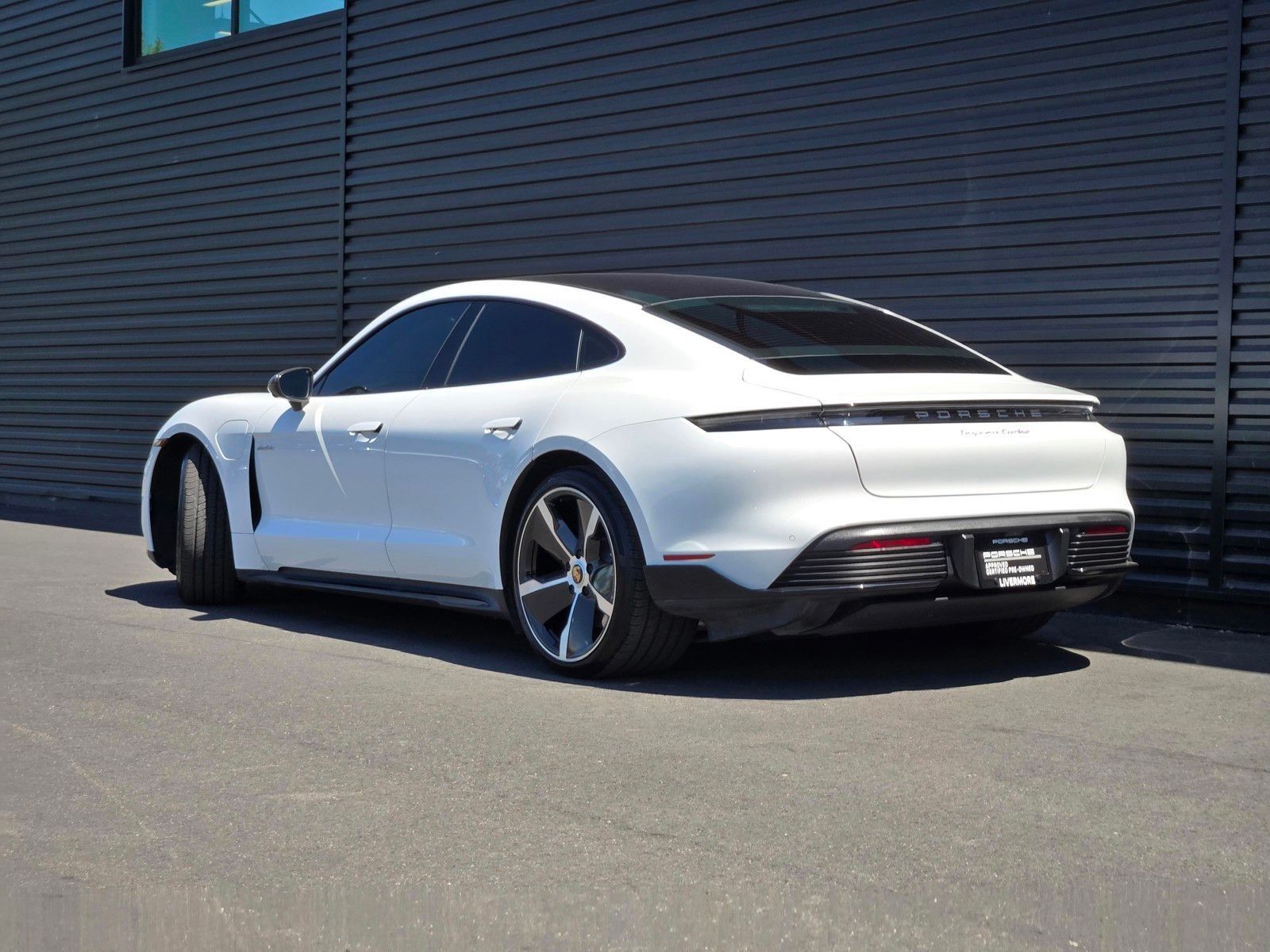 2021 Porsche Taycan Turbo — foto completa 3 de 27