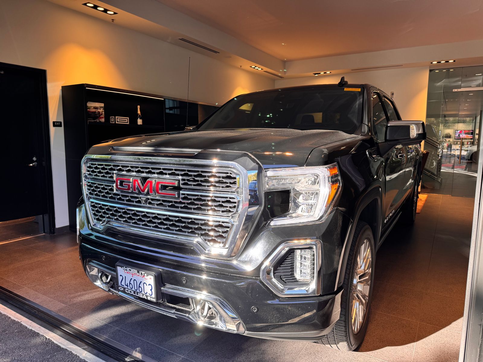 2021 GMC Sierra 1500 Denali — full photo 1 of 10