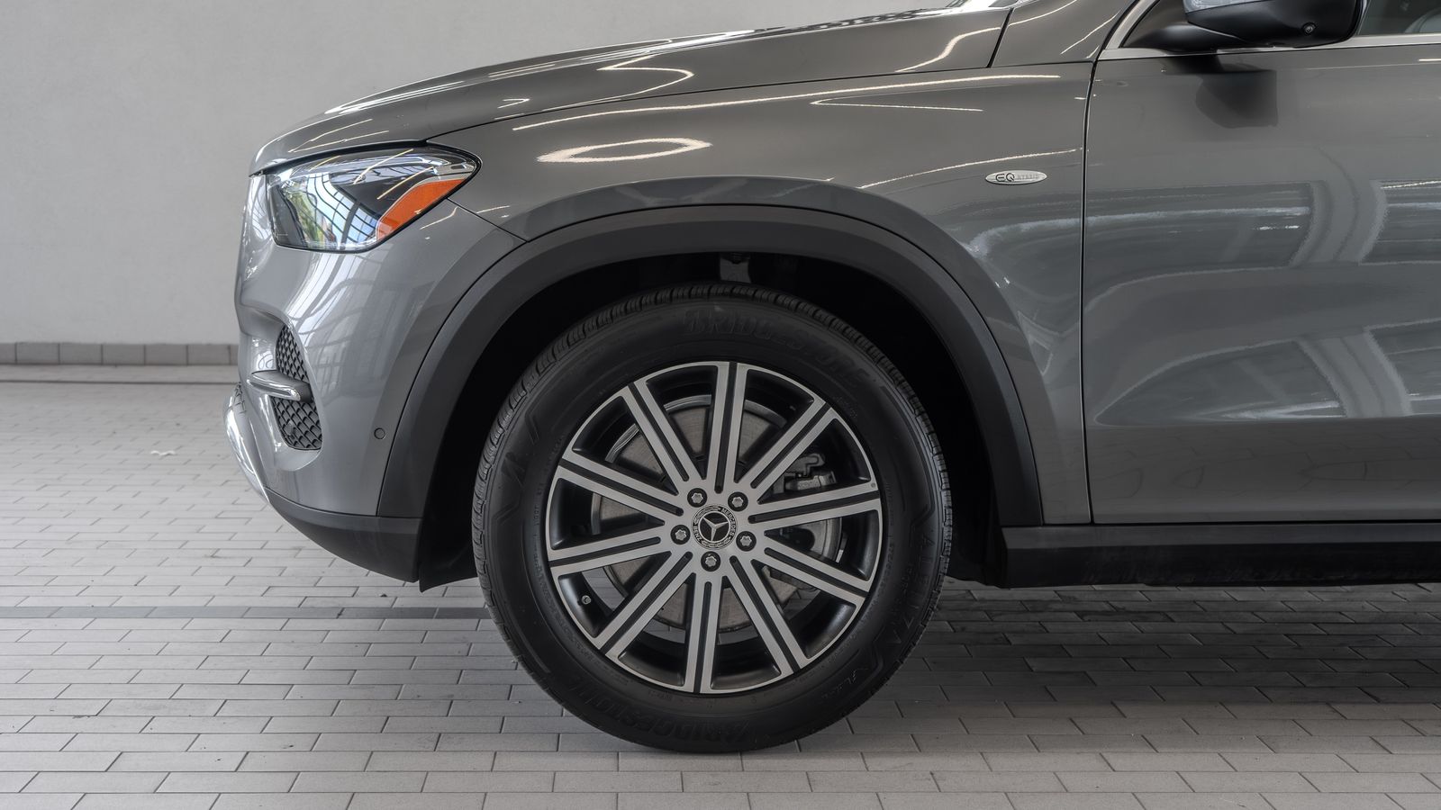 2025 Mercedes-Benz GLE GLE 450e — full photo 4 of 35