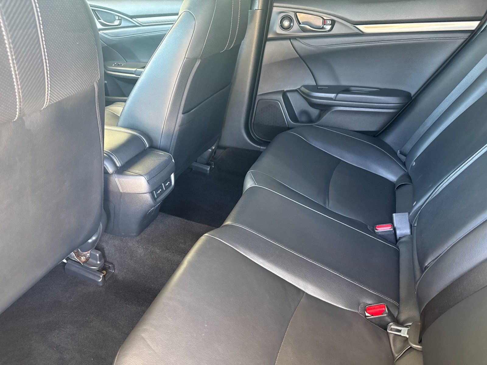 2019 Honda Civic Sport Touring — foto completa 12 de 28