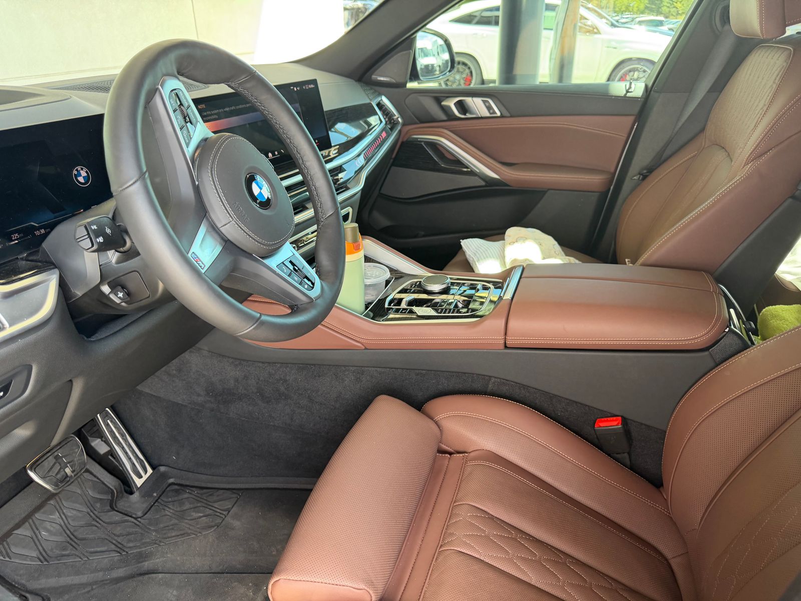 2027 BMW X6 xDrive40i — full photo 5 of 6