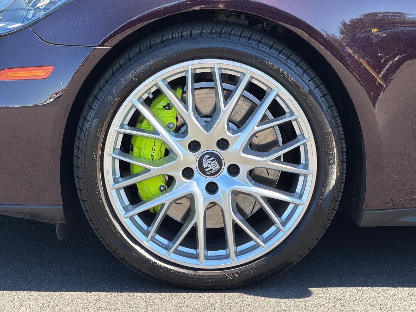 2023 Porsche Panamera E-Hybrid 4 — foto completa 26 de 28