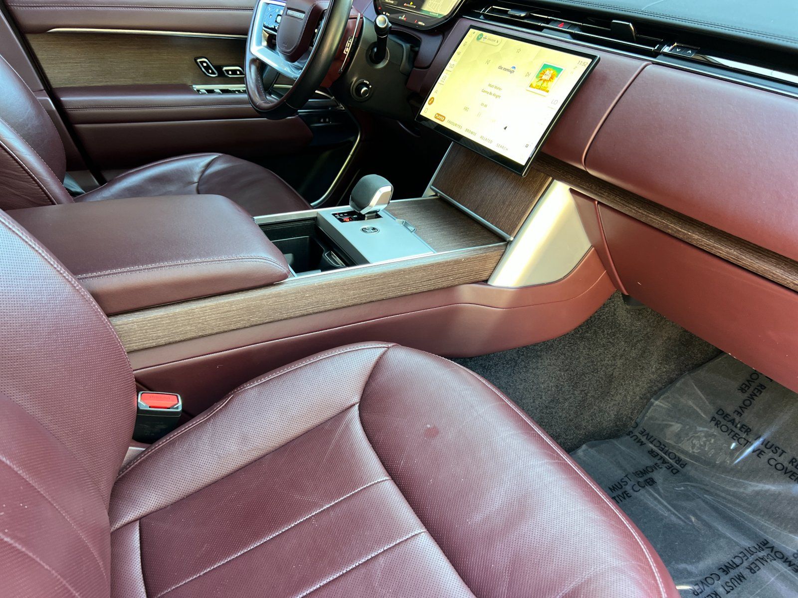 2024 Land Rover Range Rover SE — full photo 15 of 28