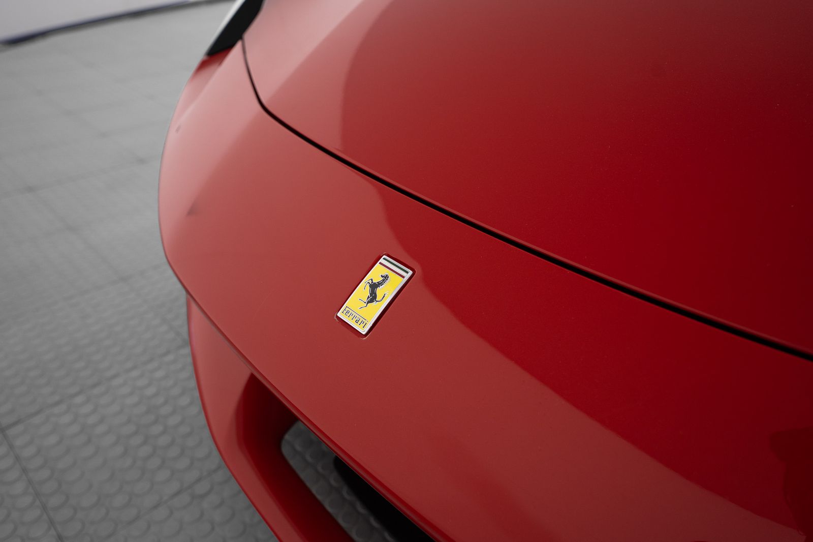 2025 Ferrari 296 GTB — foto completa 18 de 51