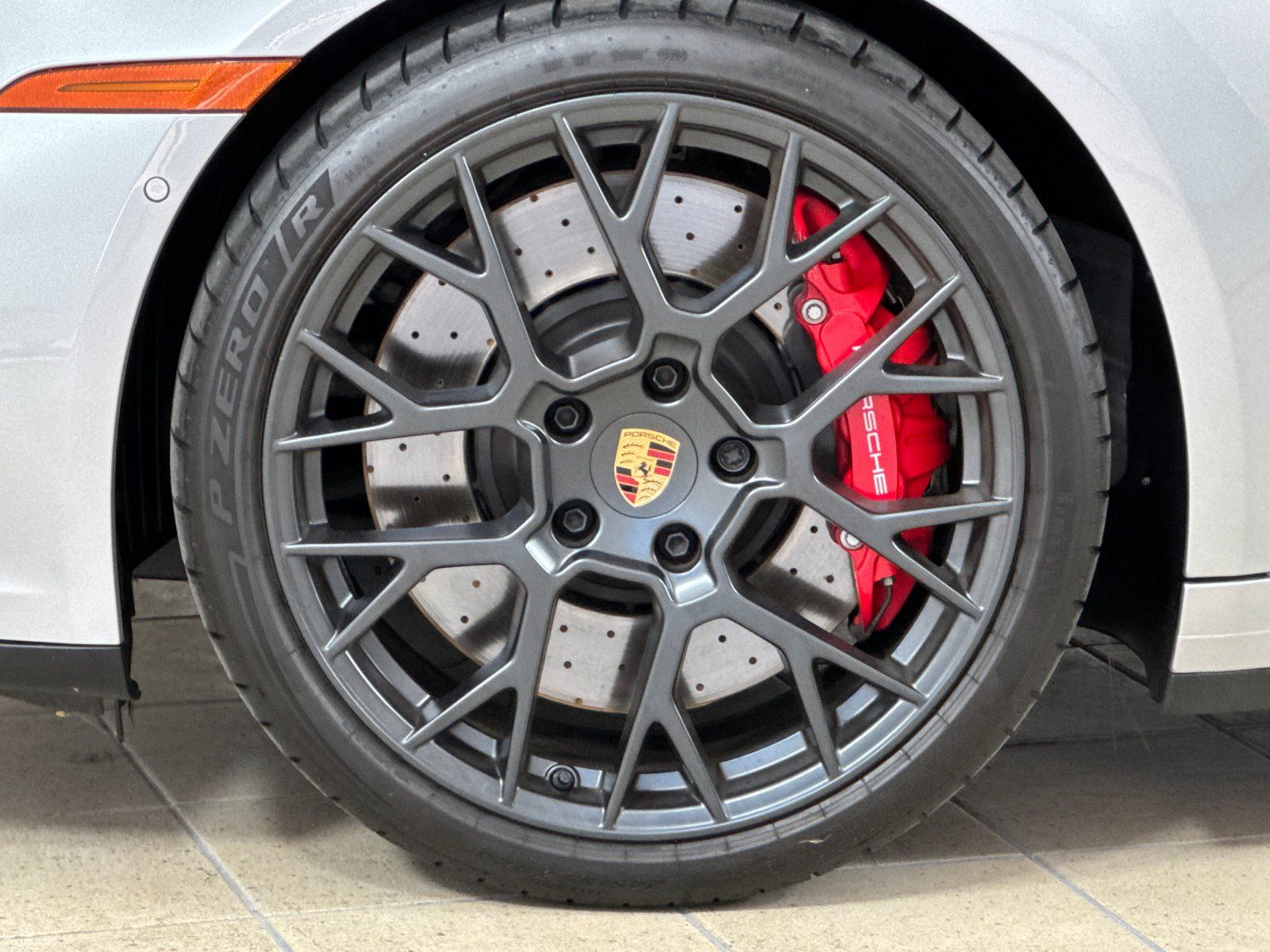 2025 Porsche 911 Carrera 4 GTS — full photo 26 of 28