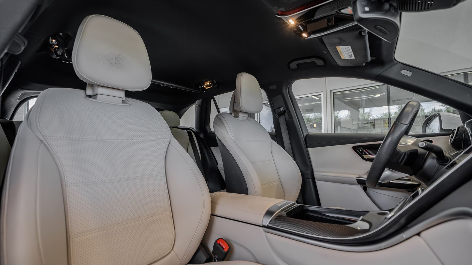 2024 Mercedes-Benz GLC GLC 300 — foto completa 30 de 33