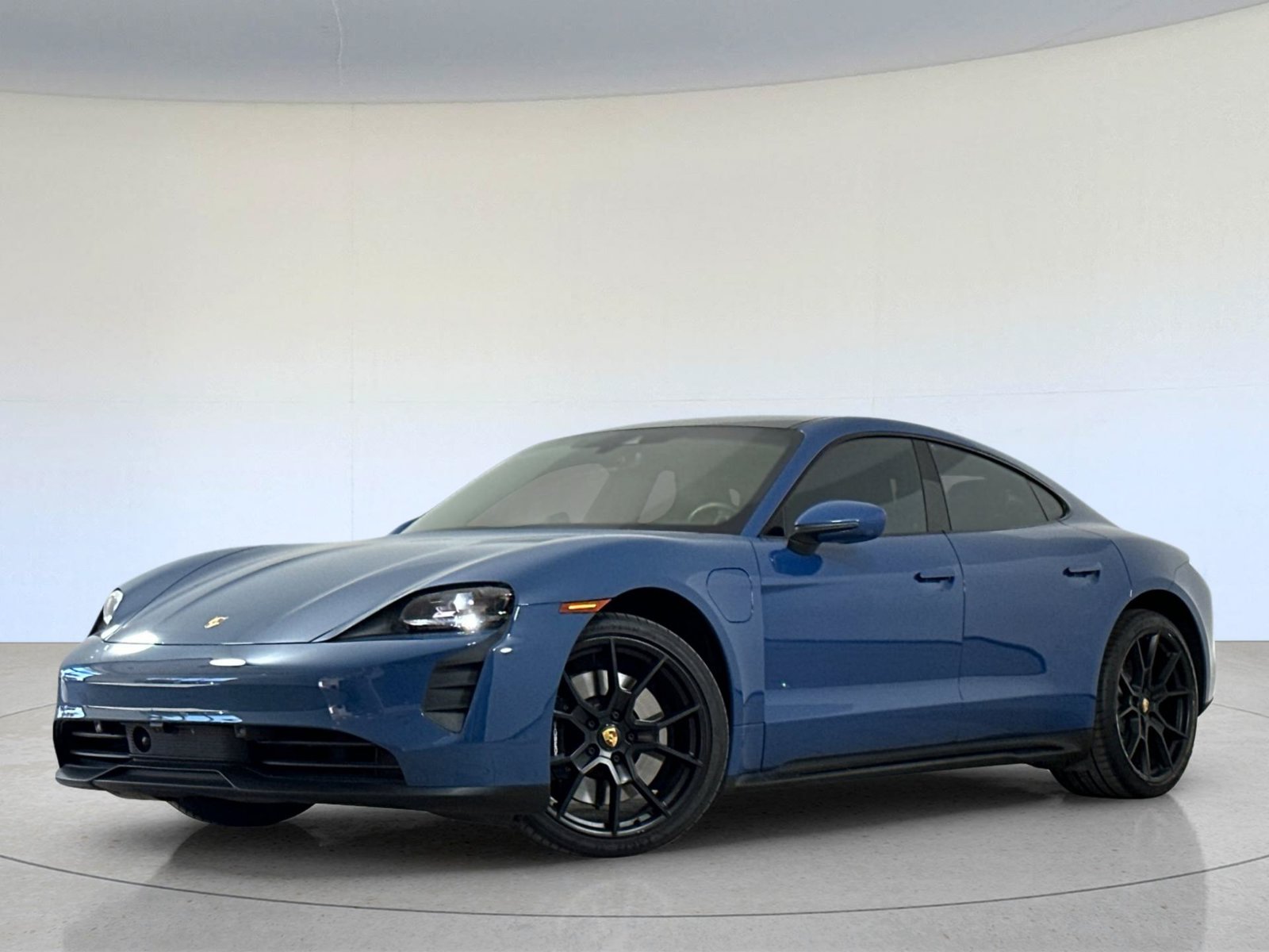 2024 Porsche Taycan GTS — foto 1 de 27