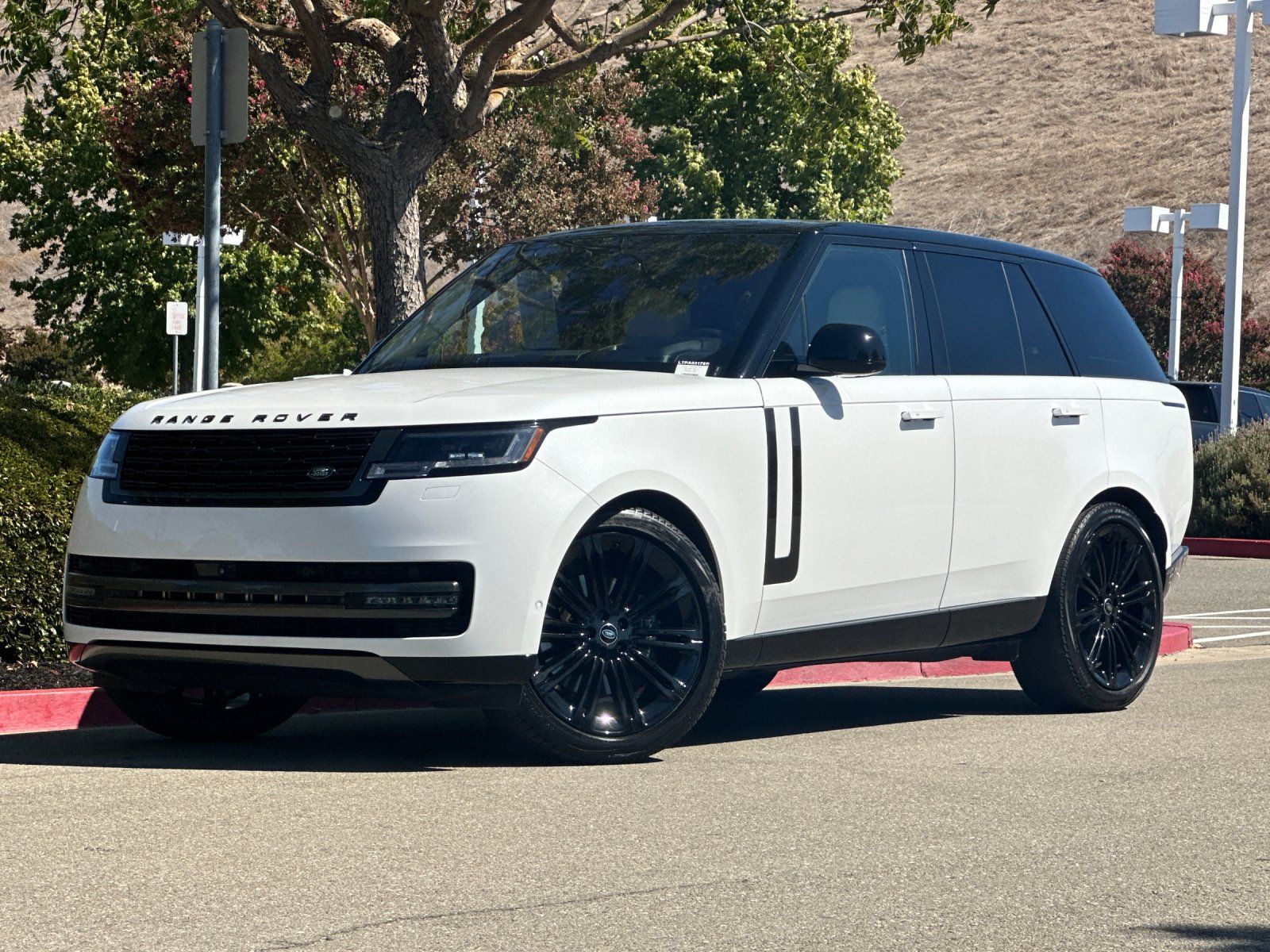 2023 Land Rover Range Rover SE — foto completa 1 de 27