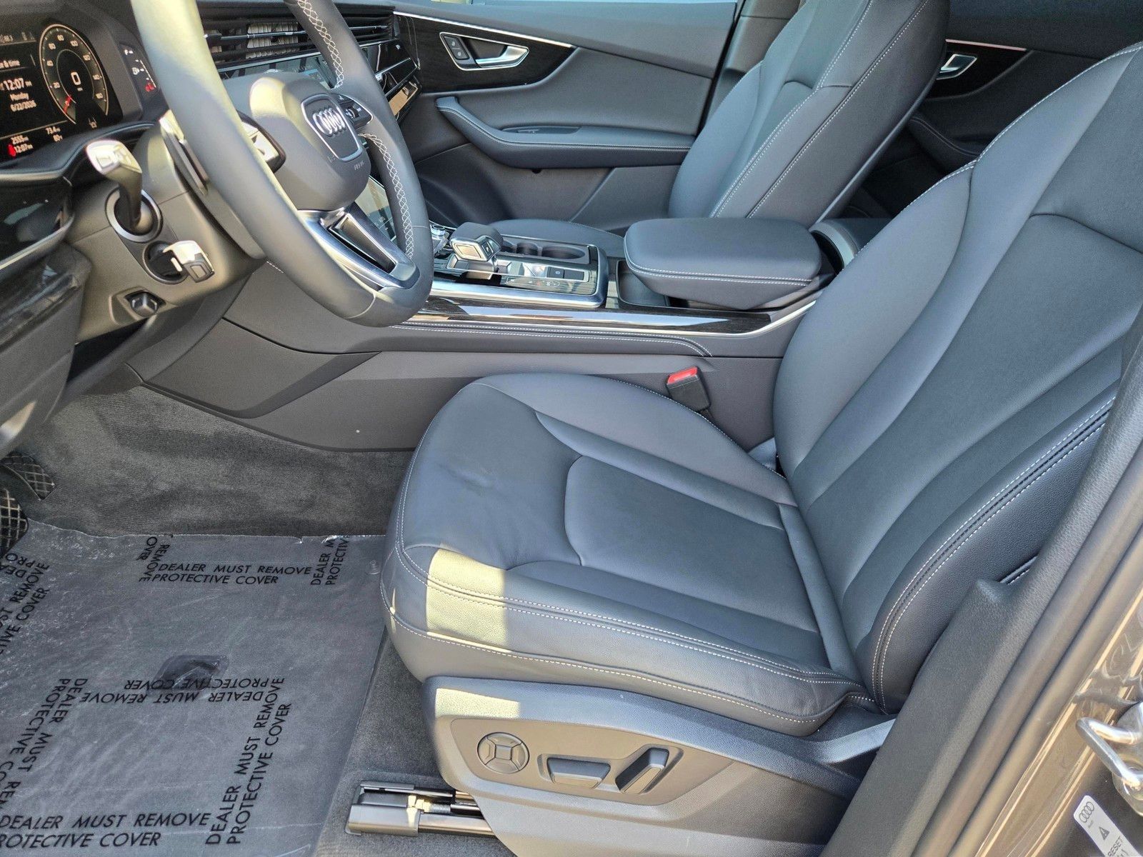 2025 Audi Q7 55 Premium Plus — full photo 25 of 45