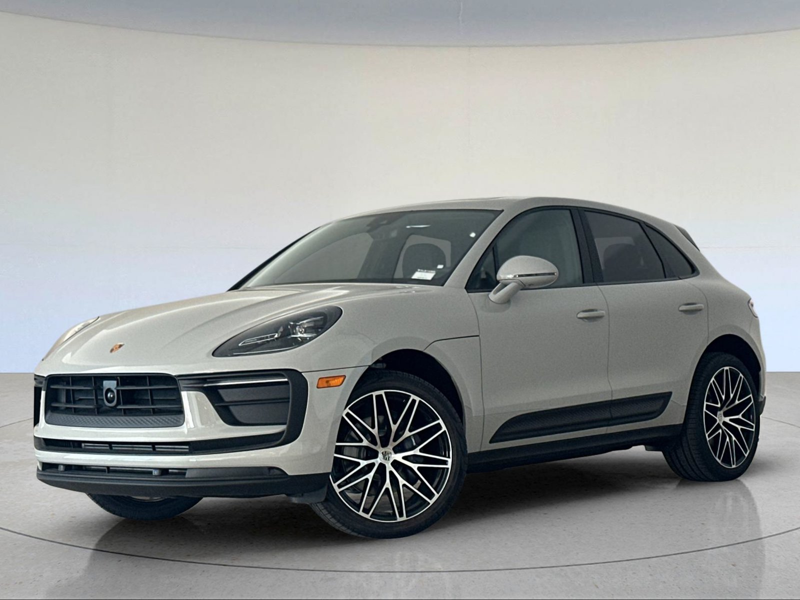 2026 Porsche Macan Base — photo 1 of 28
