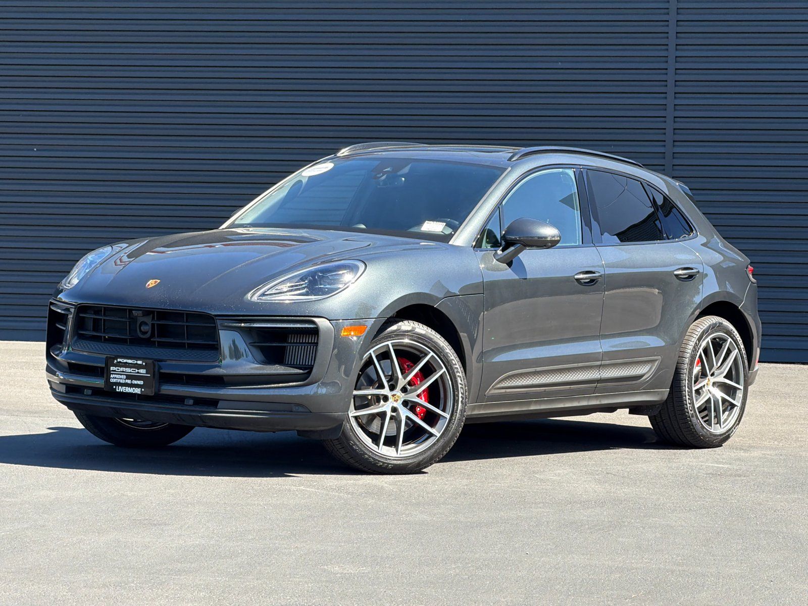 2024 Porsche Macan S — full photo 1 of 27