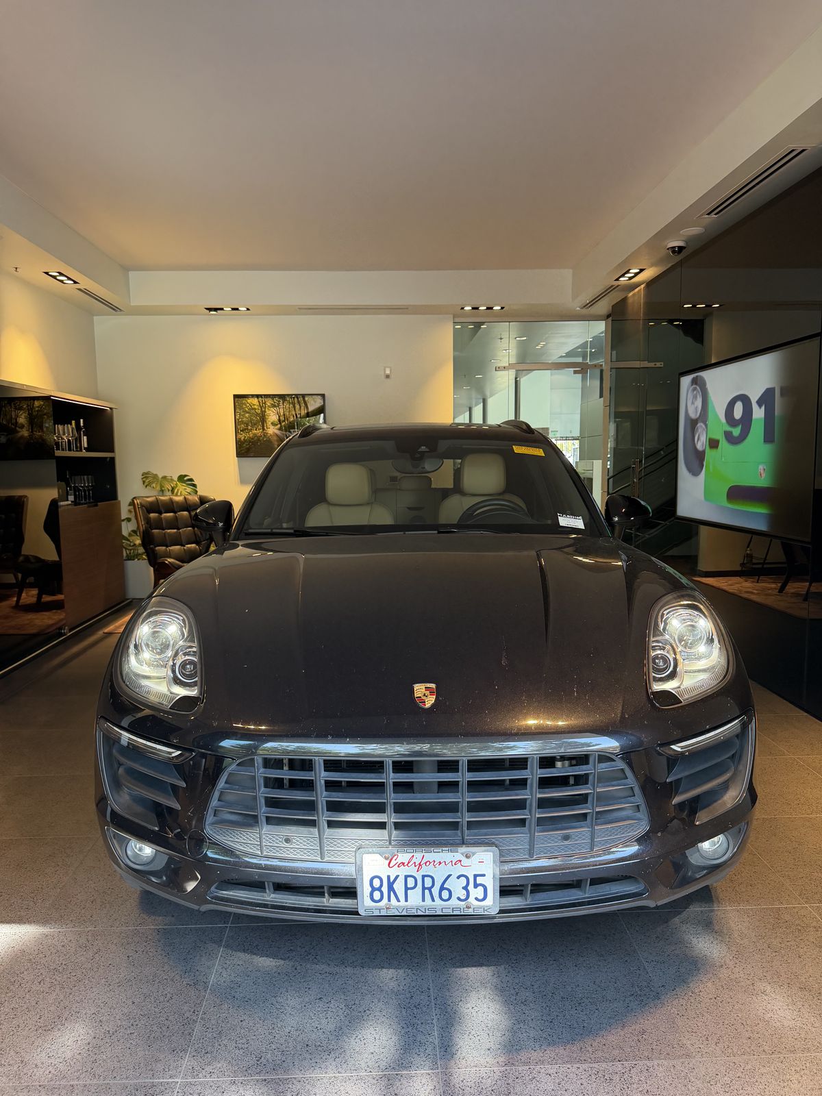 2018 Porsche Macan Base — full photo 1 of 7