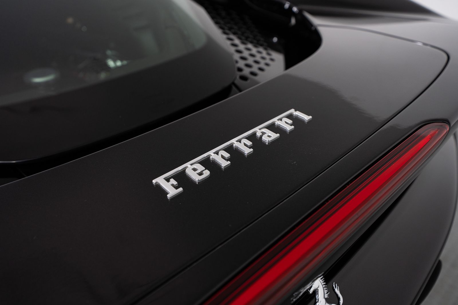 2023 Ferrari SF90 Spider — full photo 31 of 52