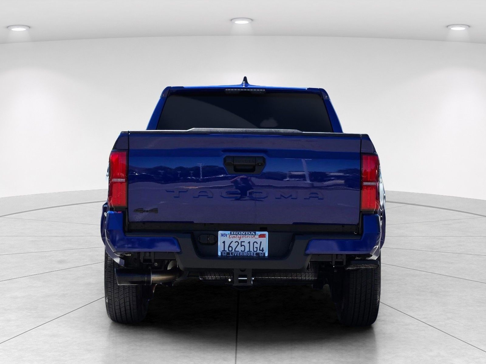 2025 Toyota Tacoma TRD Sport — full photo 6 of 28