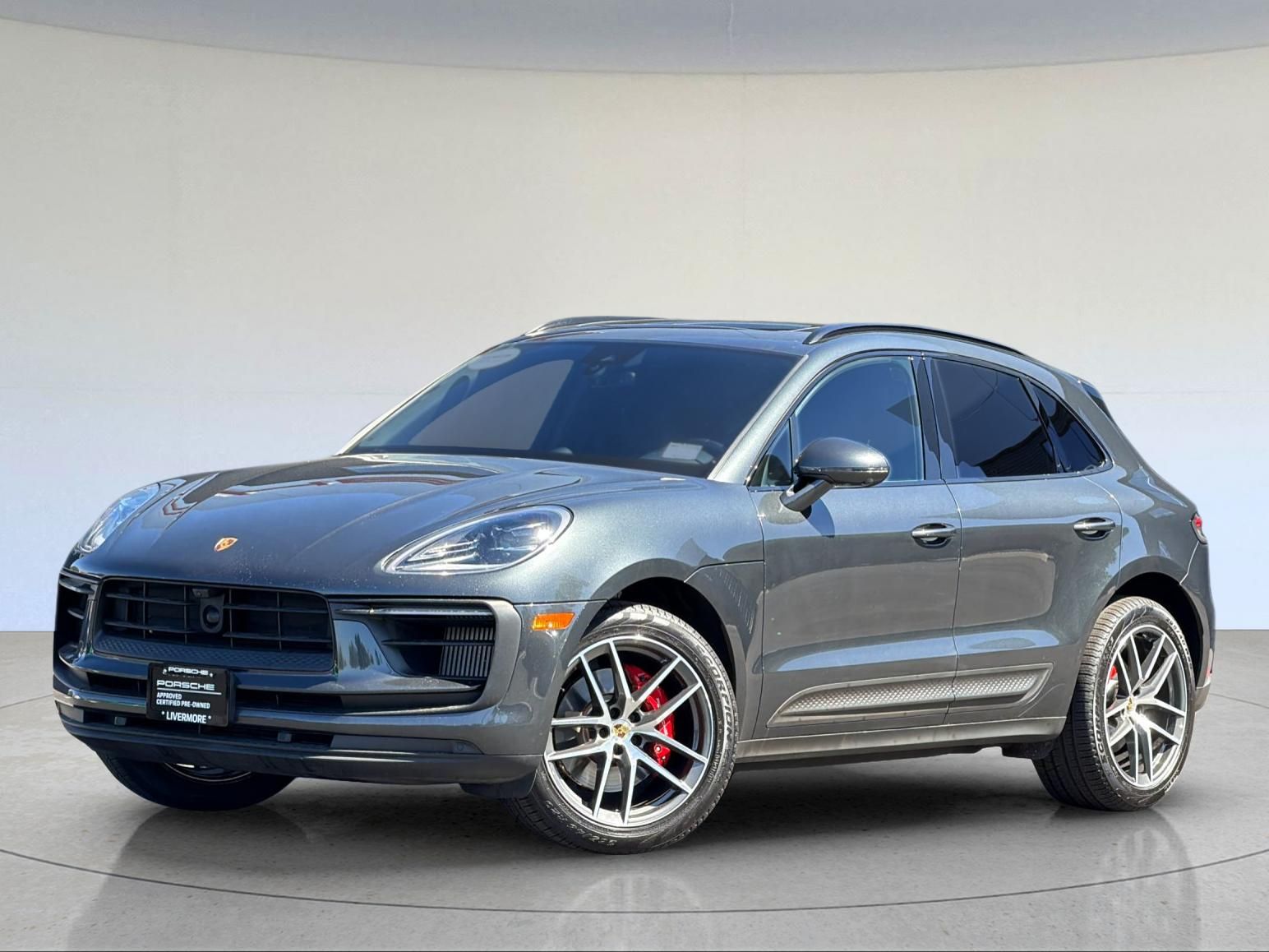 2024 Porsche Macan S — full photo 1 of 28