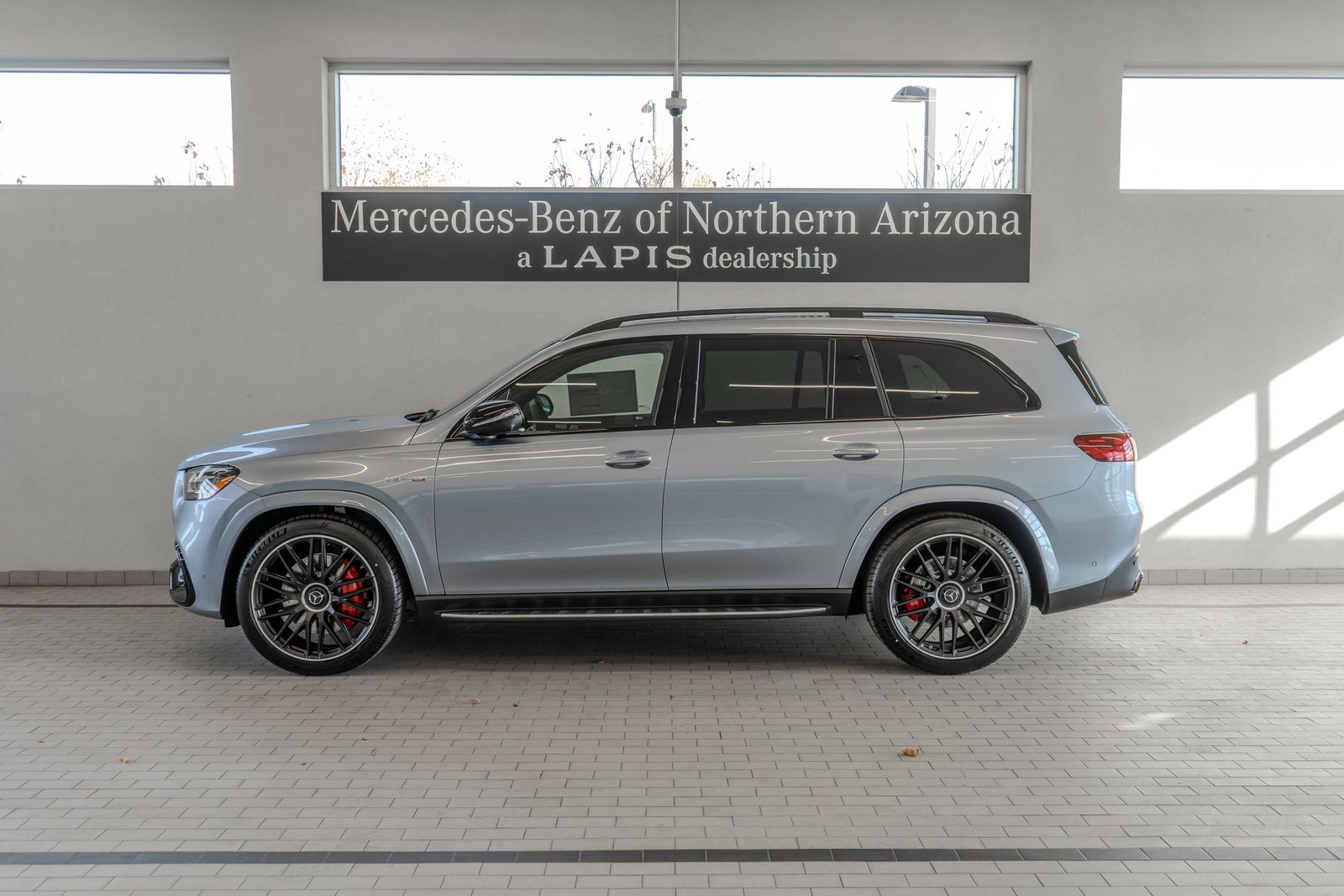 2026 Mercedes-Benz GLS GLS 63 AMG® — foto completa 2 de 36